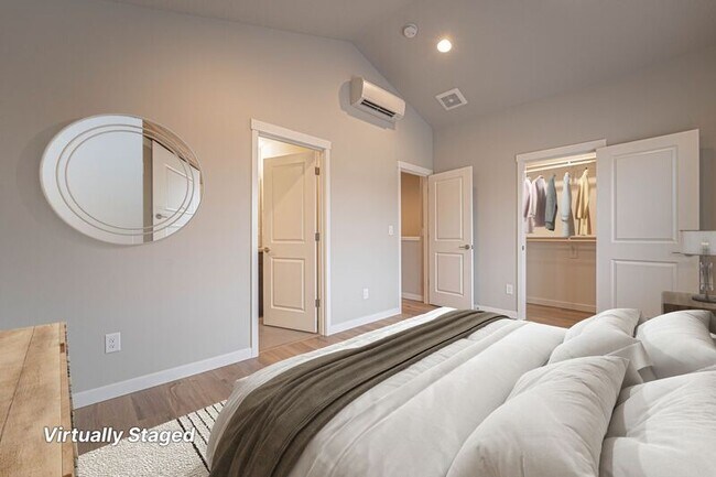 Building Photo - 4904 NE 2nd Ct