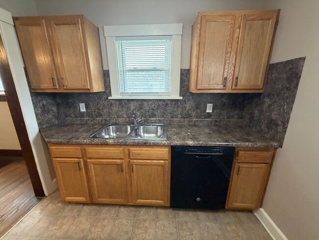 Building Photo - 4522 Spatz Ave