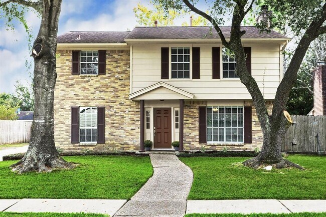 Primary Photo - 108 Heathgate Dr