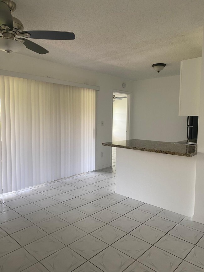 Building Photo - 1380 Longarzo Pl