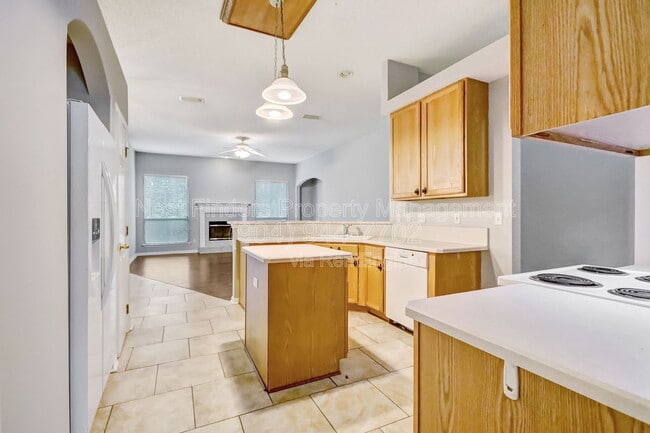 Building Photo - 4613 W Catbrier Ct