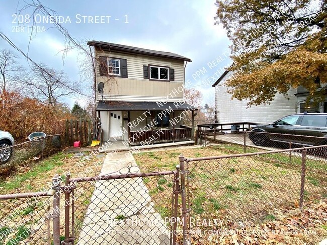 Primary Photo - Great 2 bedroom,1-1/2 bath home with laund...