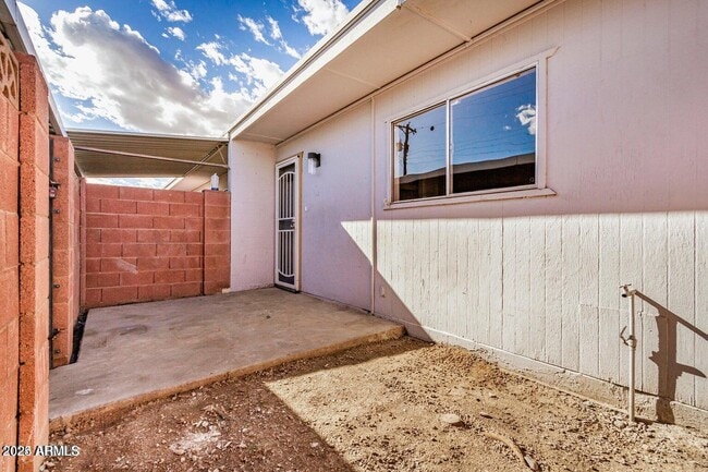 Building Photo - 6812 N 35th Ave