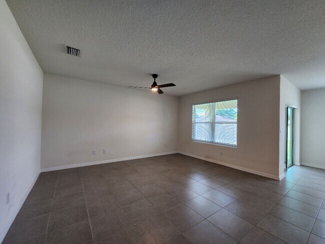 Building Photo - Gorgeous 2020 Construction, LIKE NEW!!! 3-Bedroom, 2-Bathroom