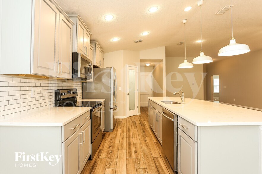 Building Photo - 4145 Emilio Ln