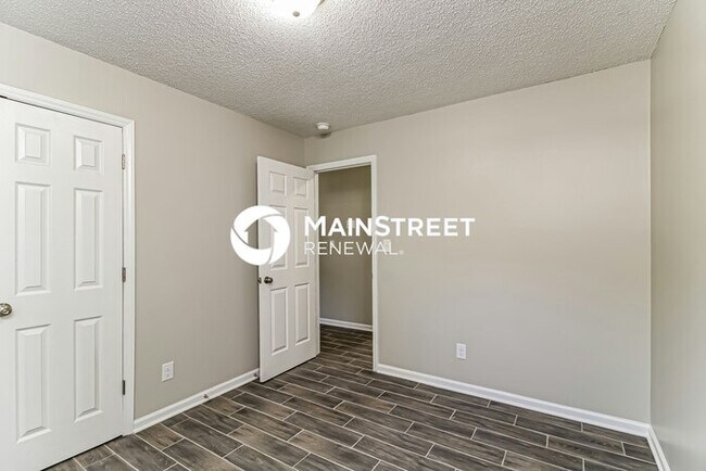 Building Photo - 3 Bedroom Pet-Friendly Home in Greensboro, NC with Main Street Renewal