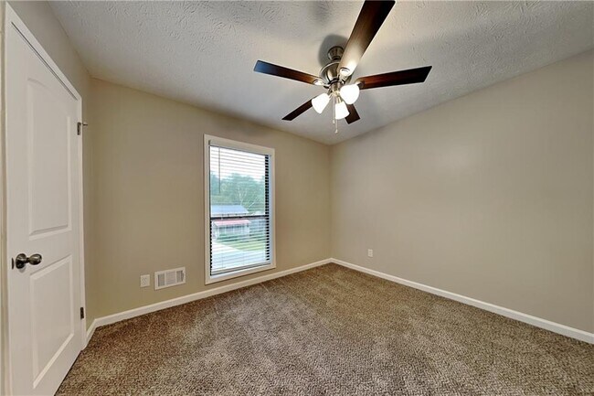 Building Photo - 2816 Quinbery Dr