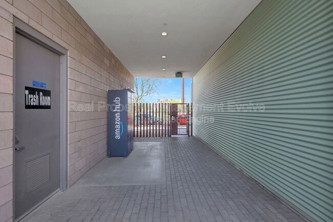 Building Photo - 1130 N 2nd St