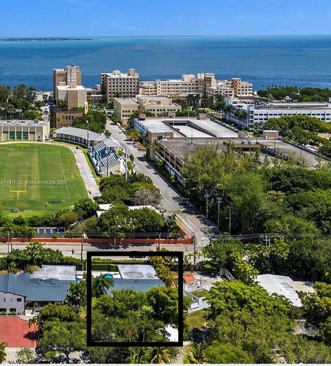 Building Photo - 247 Shore Dr S