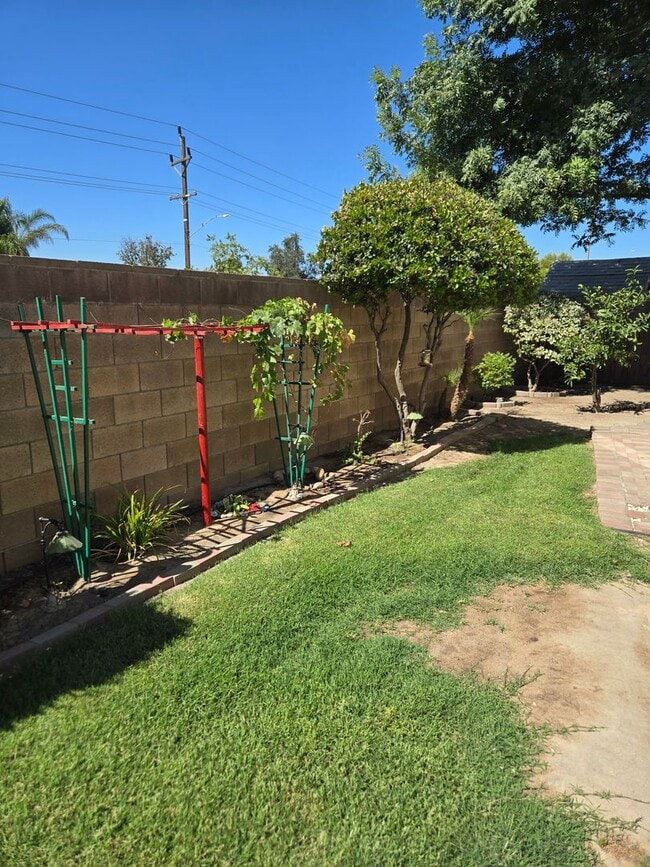 Building Photo - Beautiful 3 bedroom!
