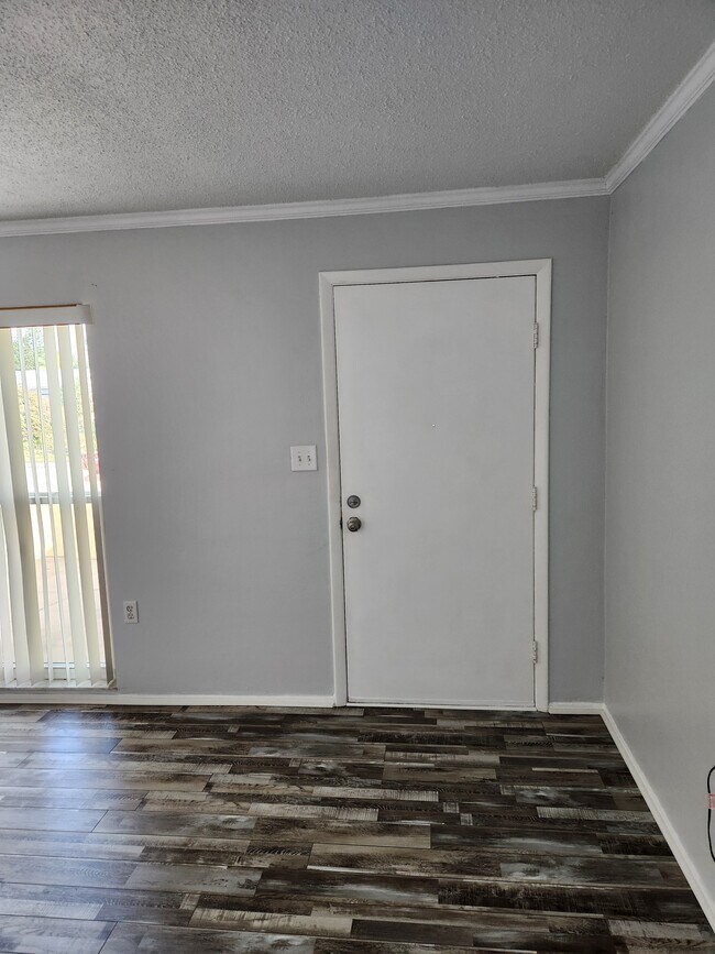 Building Photo - 9837 Marlinton Ln