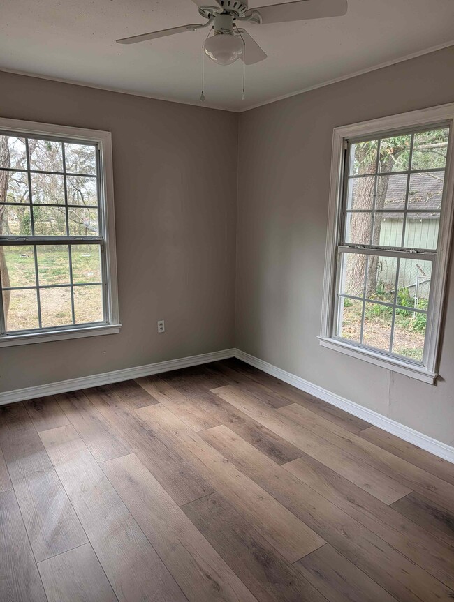 Building Photo - 2109 8th St