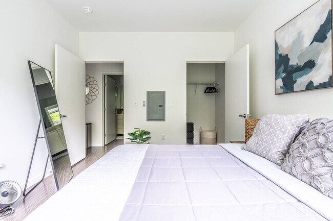 Building Photo - 1717 22nd Ave