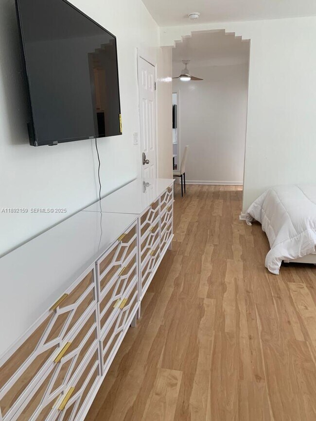 Building Photo - 545 Michigan Ave