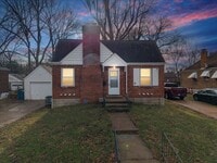 Building Photo - Section 8 Welcome !  Spacious 3 Br / 1 BA Home For Rent in Ferguson