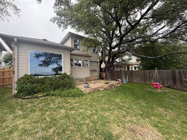 Building Photo - 10905 Dodge Cattle Dr
