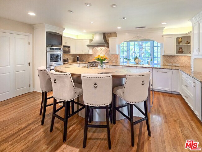 Building Photo - 3690 Crownridge Dr