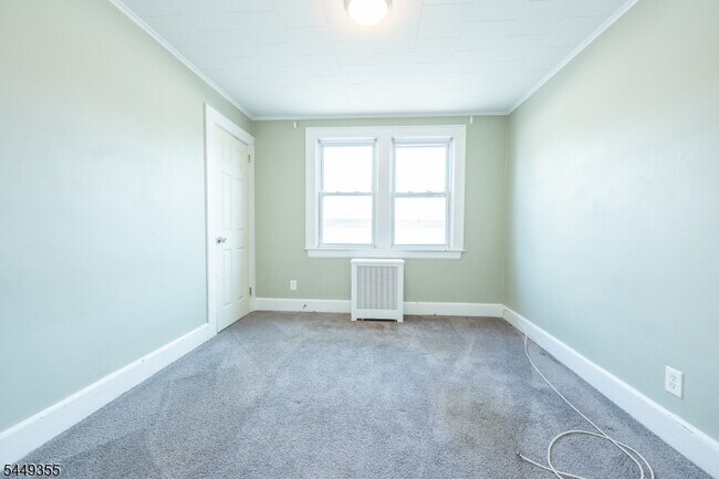 Building Photo - 106 Broughton Ave
