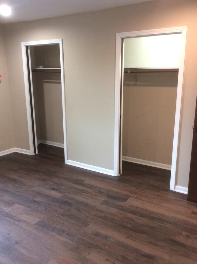 Building Photo - 1221 Whispering Hills Ct