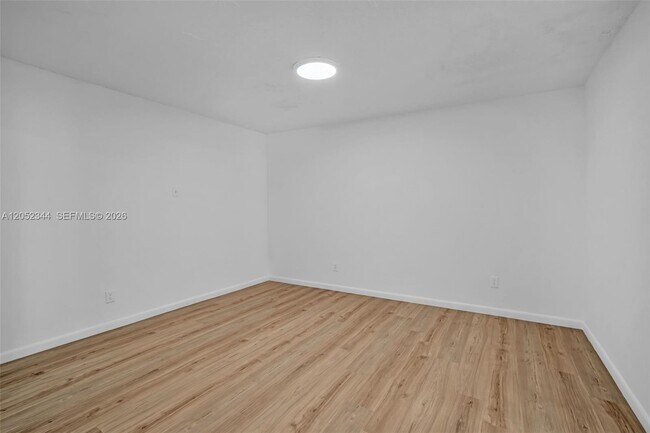 Building Photo - 5096 SW 28th Terrace