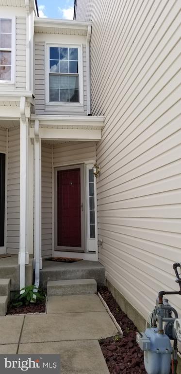 Building Photo - 323 Golden Eagle Way