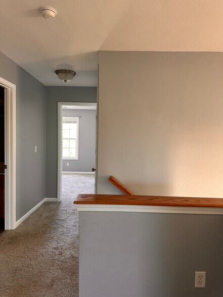 Building Photo - 2305 Blanche Ln