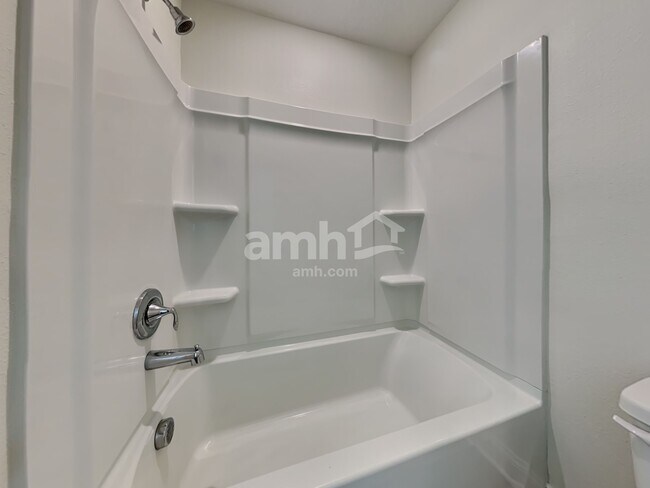 Building Photo - 118 Banyan Frst Dr