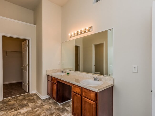 Building Photo - 1008 Spaniel Terrace