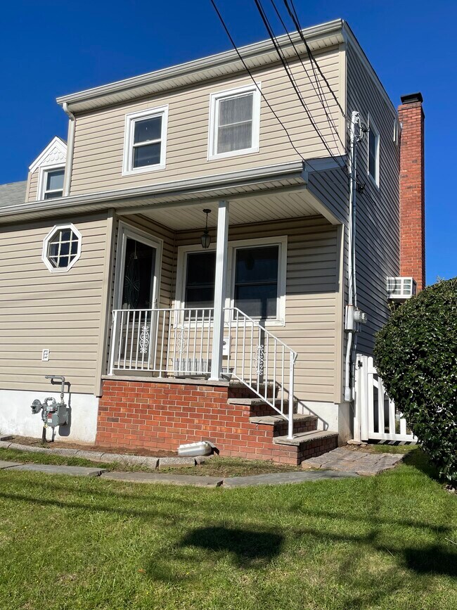 Primary Photo - 89 Norwood Ave