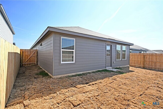 Building Photo - 527 Sarah Wy