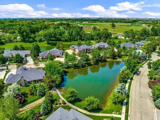 Building Photo - Exquisite 5-Bed, 6-Bath Waterfront Home fo...
