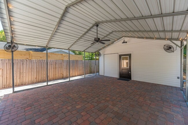 Building Photo - Peaceful Retreat! Just minutes from Niceville!