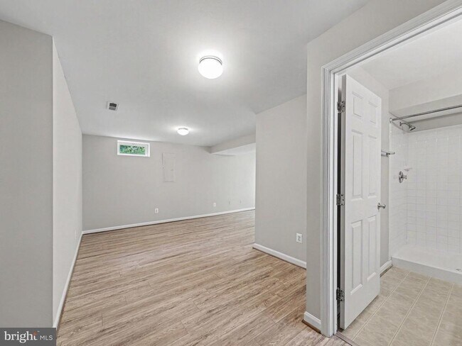 Building Photo - 5641 Eppes Island Pl