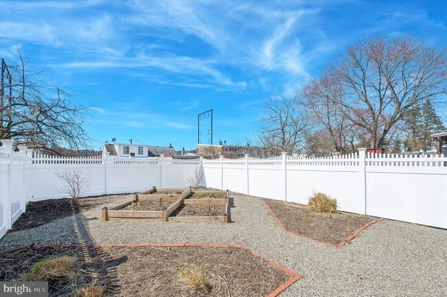 Building Photo - 4822 Ogle St