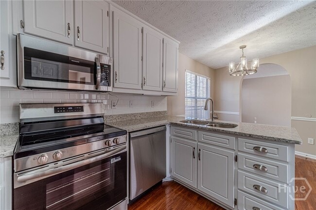 Building Photo - 670 Woodland Ridge Dr