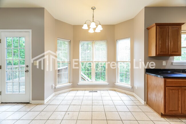 Building Photo - 6224 Pinebrook Cir