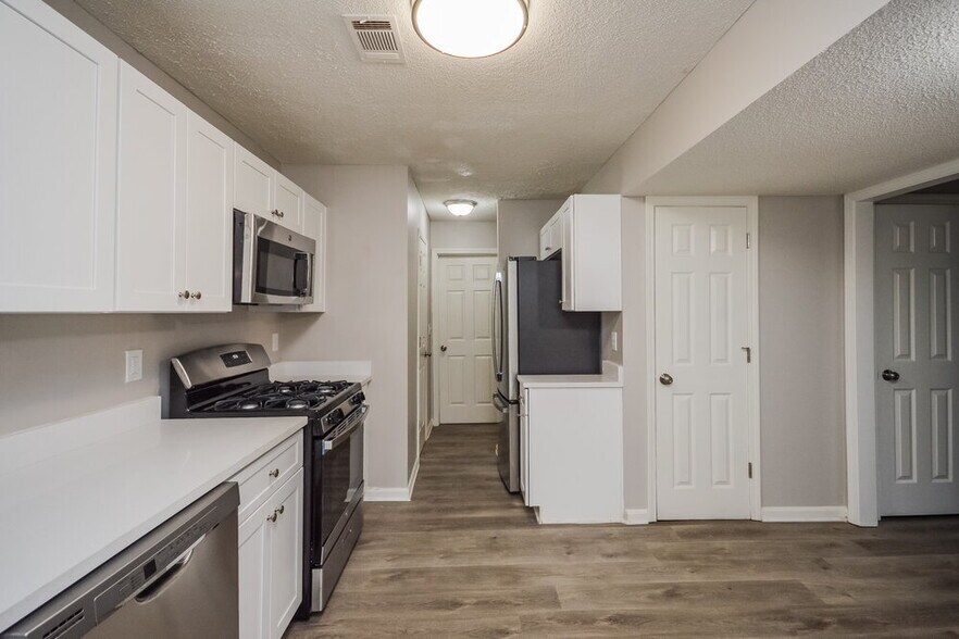 Building Photo - 5490 Northcut Dr