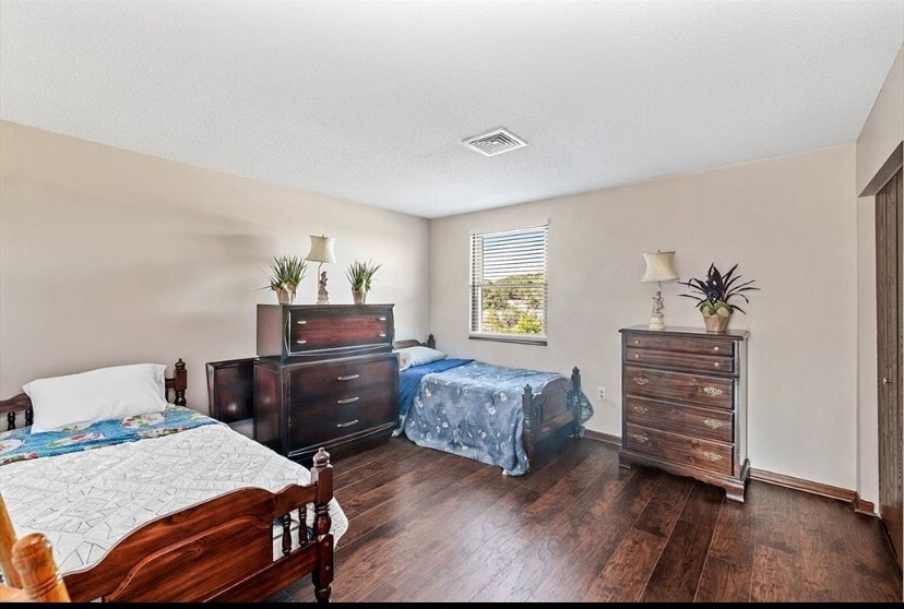 BEDROOM 2 - 38 Rocky Nook