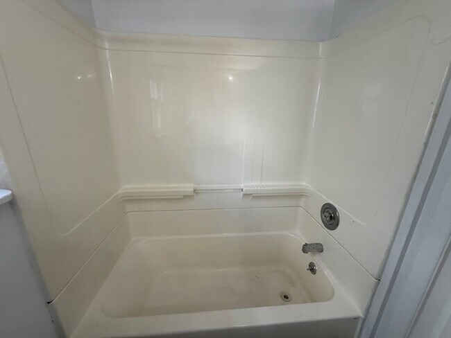 Building Photo - 49 Amm St