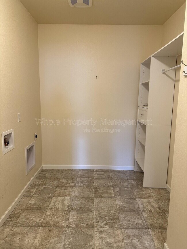 Building Photo - 12555 Monroe Dr