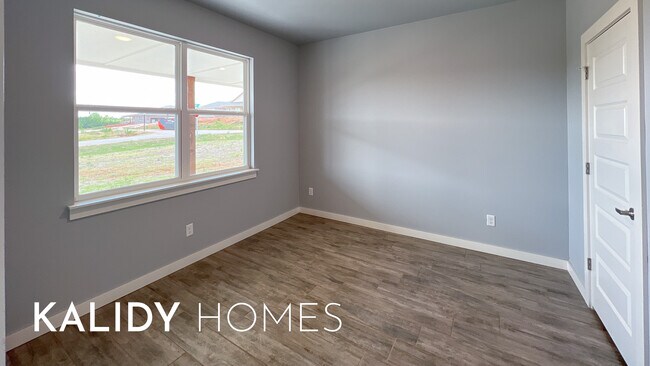Building Photo - 17583 Natalie Ct