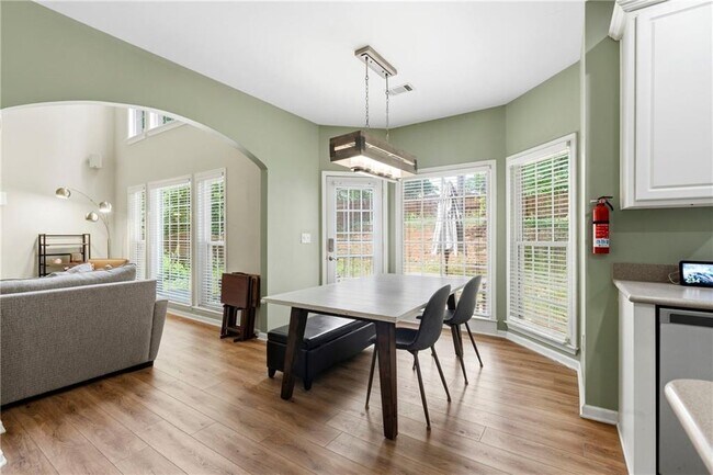 Building Photo - 374 Ivy Glen Cir