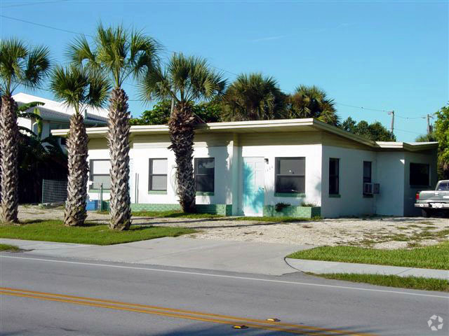 Alternate Photo Duplex w/ Apartments behind - Sunrise Apartments