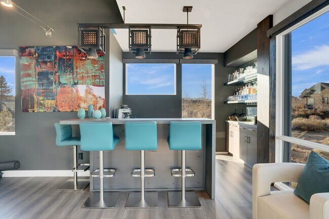 Building Photo - Contemporary Fully Furnished Four Bed Four Bath Masterpiece in Tetherow