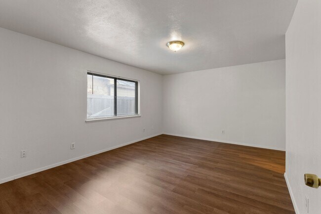 Building Photo - For Rent Newly Remodeled 3 Bed / 2 Bath Home