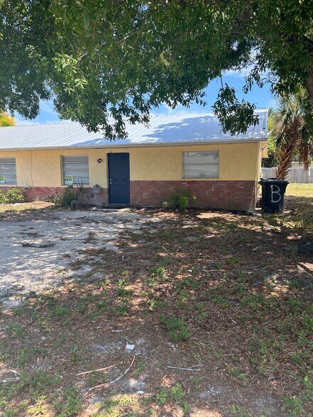 Building Photo - 6711 45th Ave W