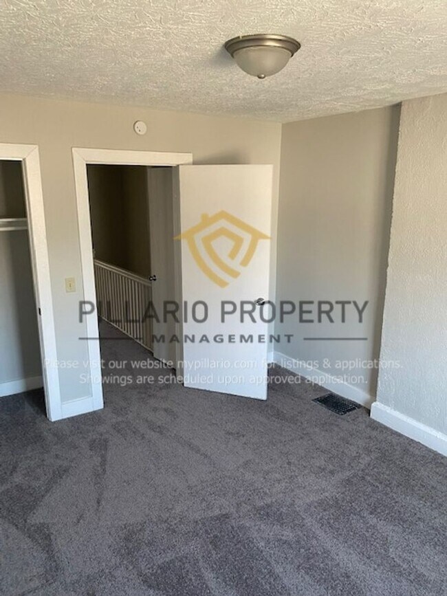 Building Photo - 3722-3724 N Illinois St