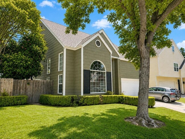 Building Photo - Beautiful Woodward Park 3/3 in Gated Community
