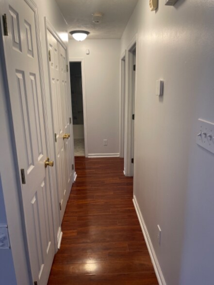 Building Photo - 7791 Cottonwood Ave