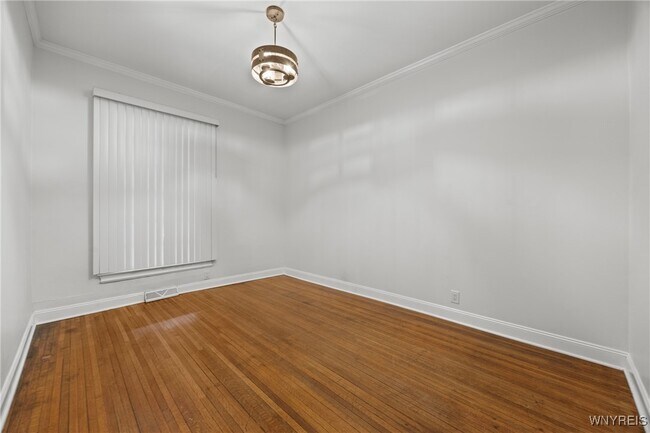 Building Photo - 522 W Ferry St